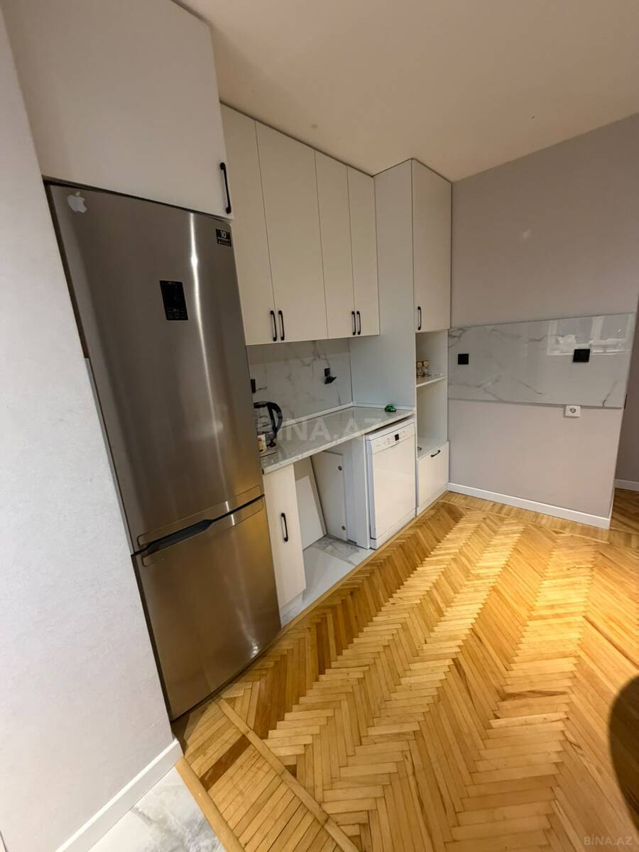 3 otaqlı Köhnə tikili, İnşaatçılar m., Bakı