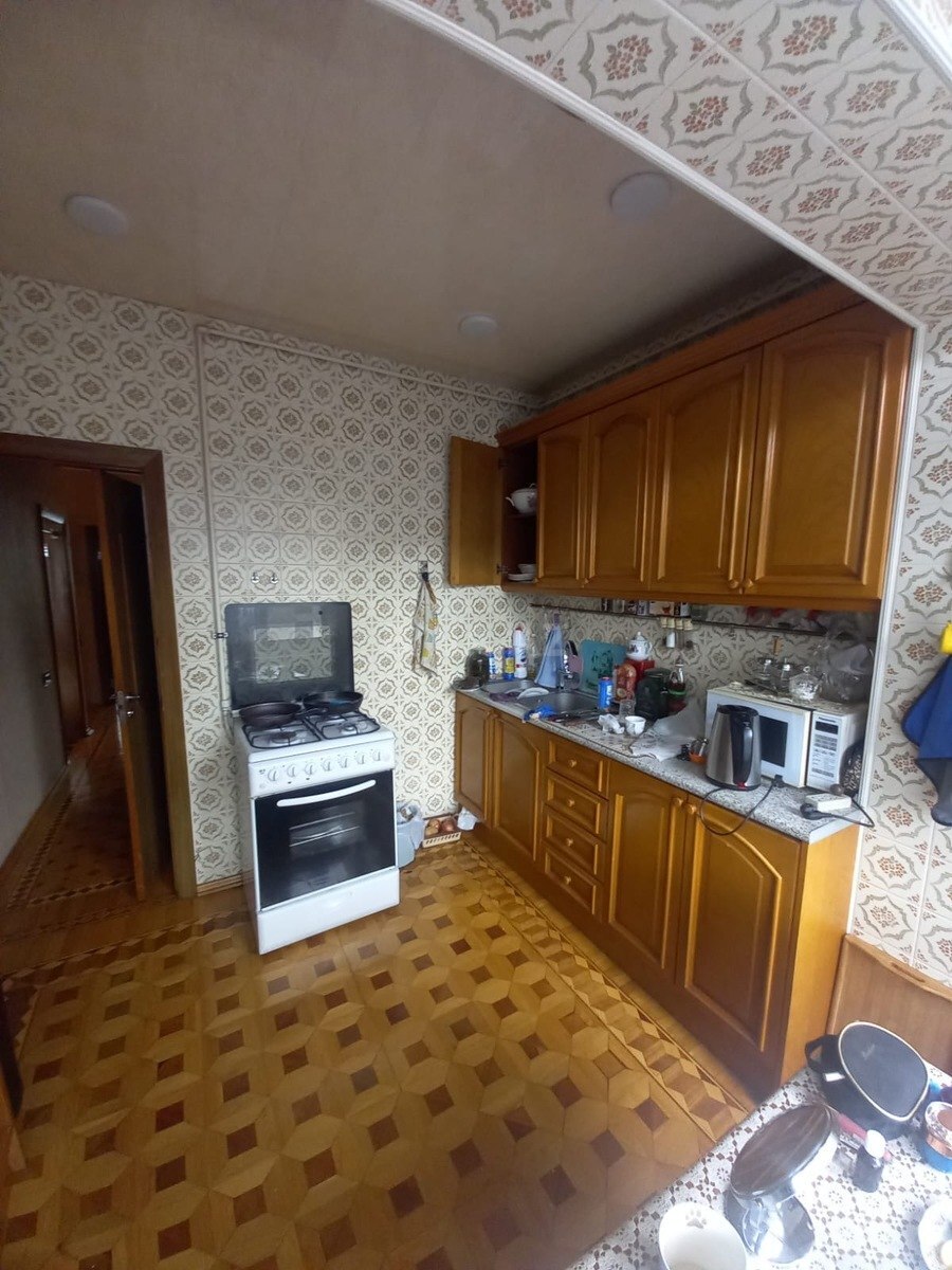4 otaqlı Köhnə tikili, Binəqədi r., Bakı