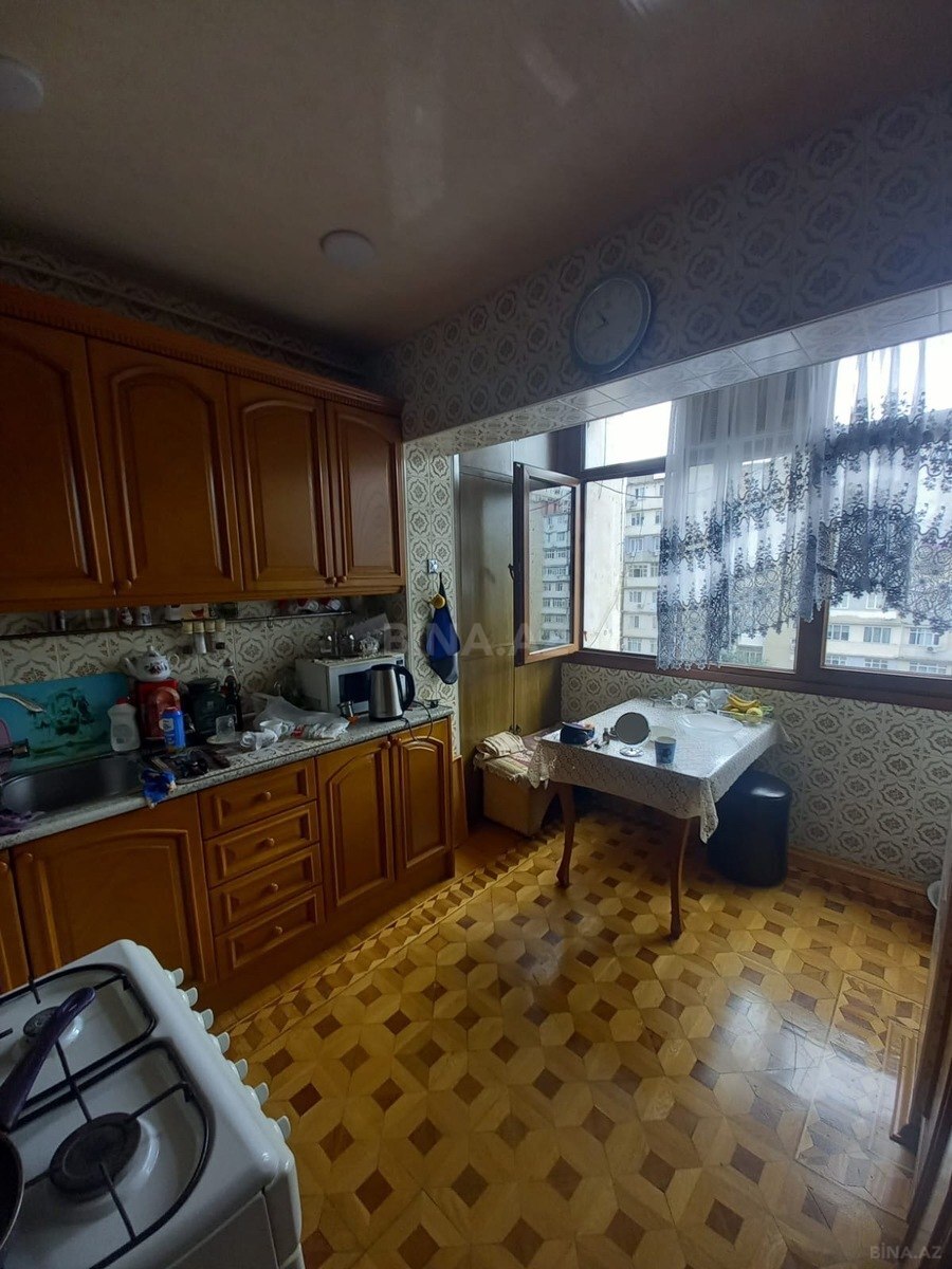 4 otaqlı Köhnə tikili, Binəqədi r., Bakı
