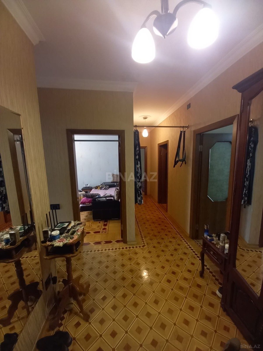 4 otaqlı Köhnə tikili, Binəqədi r., Bakı