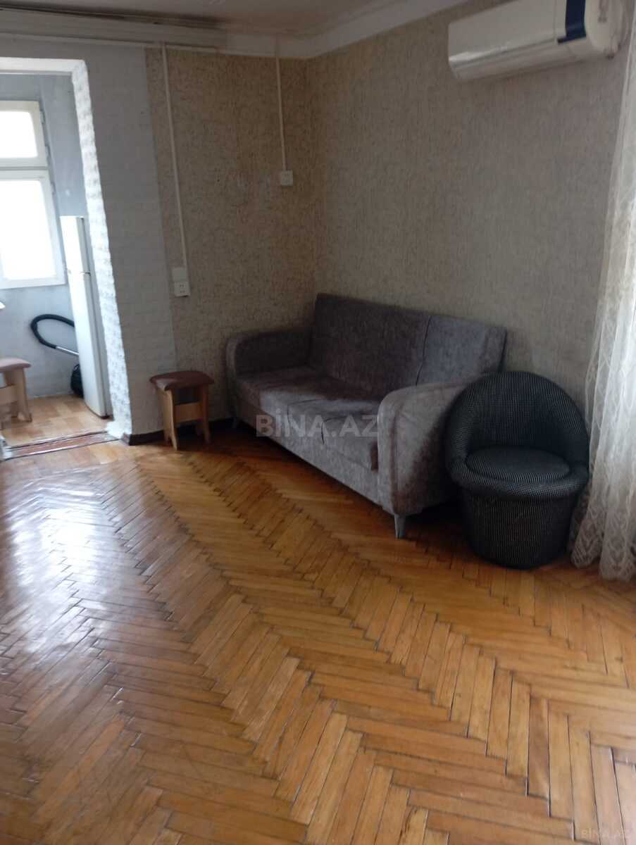 2 otaqlı Köhnə tikili, Şah İsmayıl Xətai m., Bakı