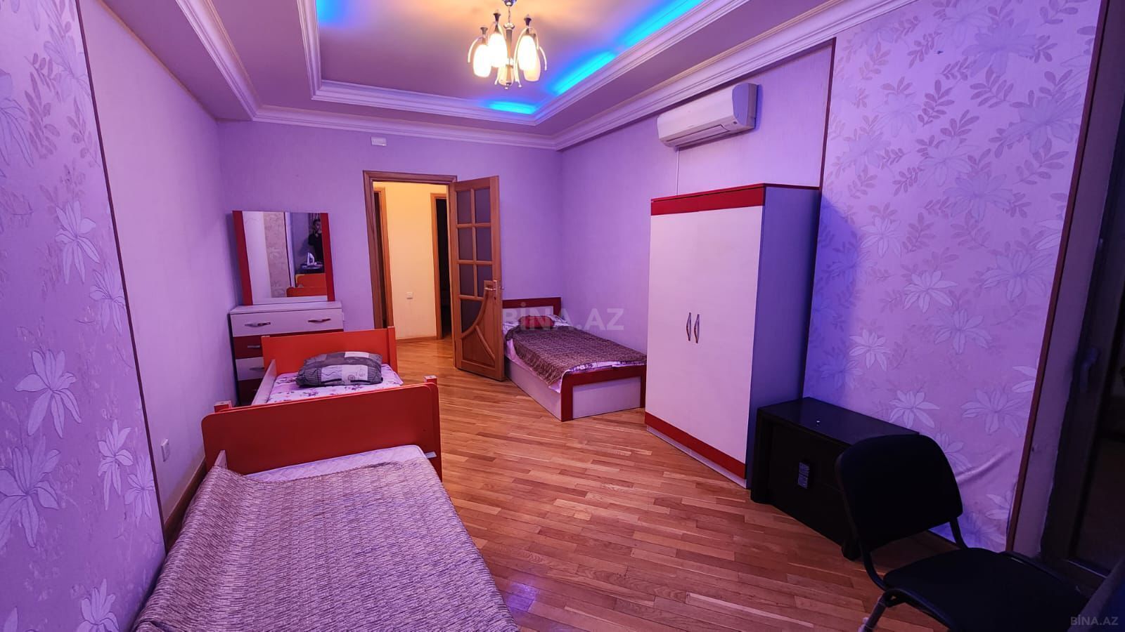 4 otaqlı Yeni tikili, Nizami m., Bakı