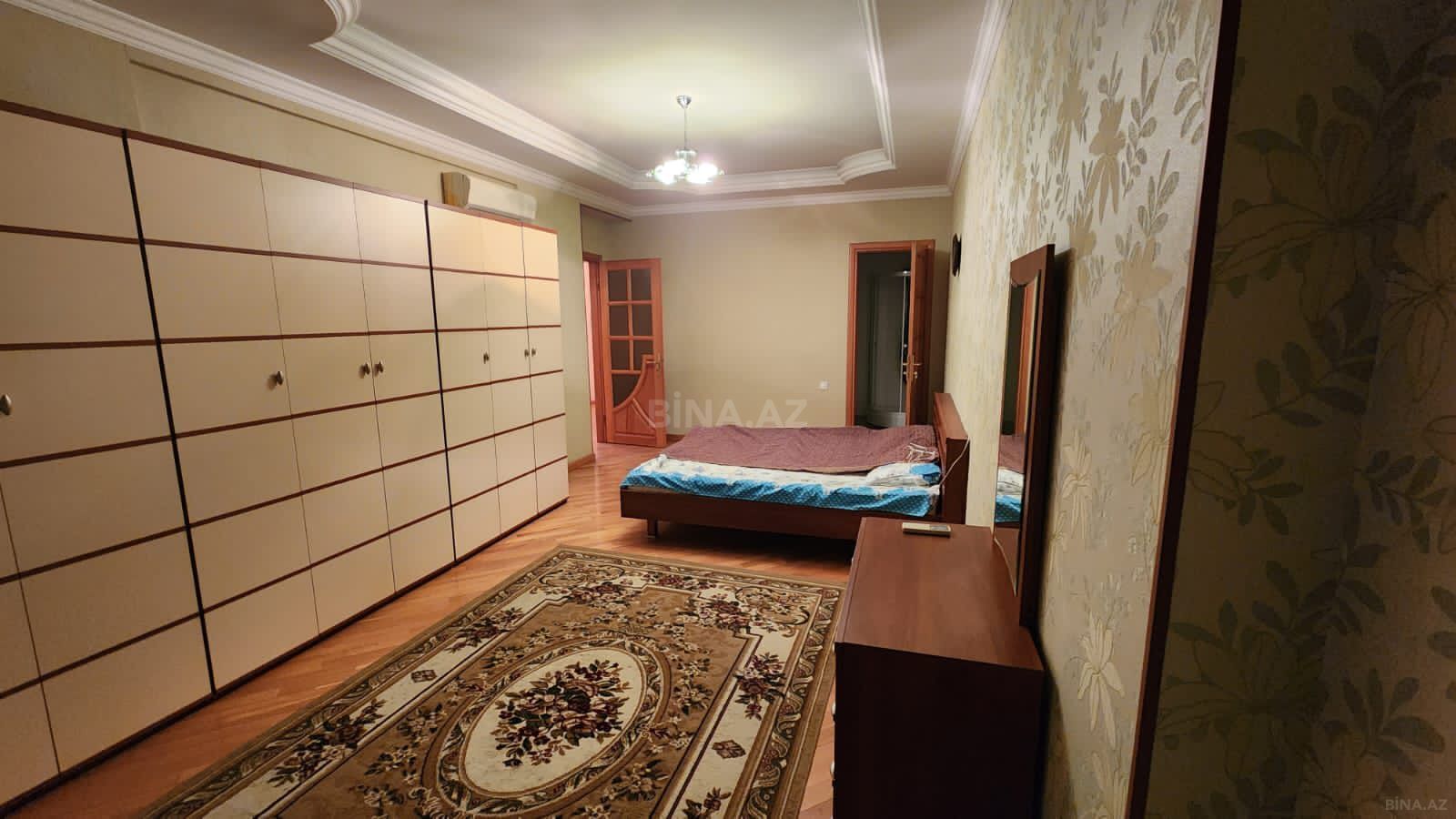4 otaqlı Yeni tikili, Nizami m., Bakı