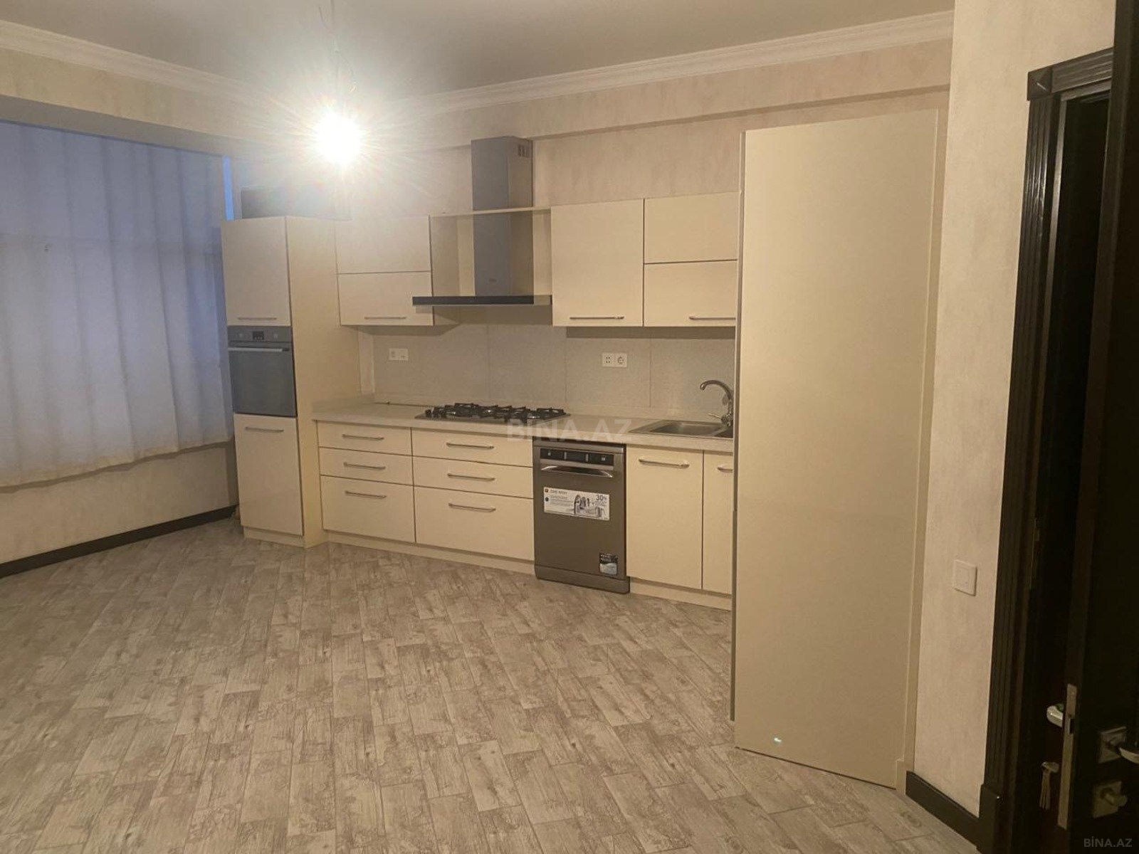 4 otaqlı Yeni tikili, Qara Qarayev m., Bakı