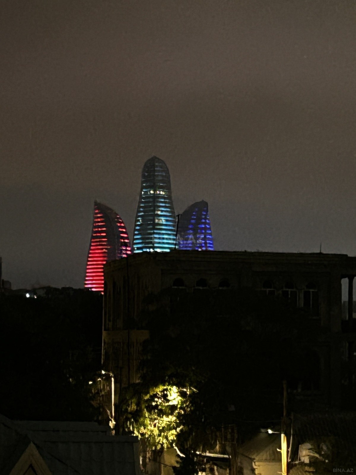 3 otaqlı Köhnə tikili, Bayıl q., Bakı
