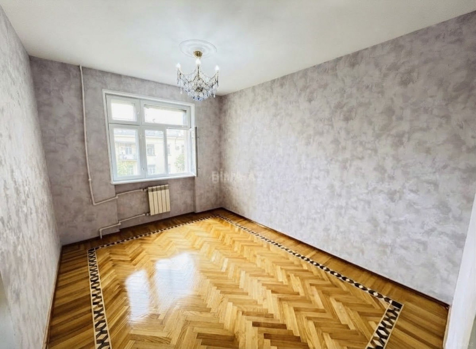 3 otaqlı Köhnə tikili, Xalqlar Dostluğu m., Bakı