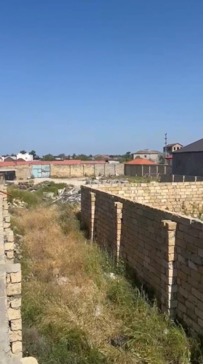 Torpaq Pirşağı q., Bakı