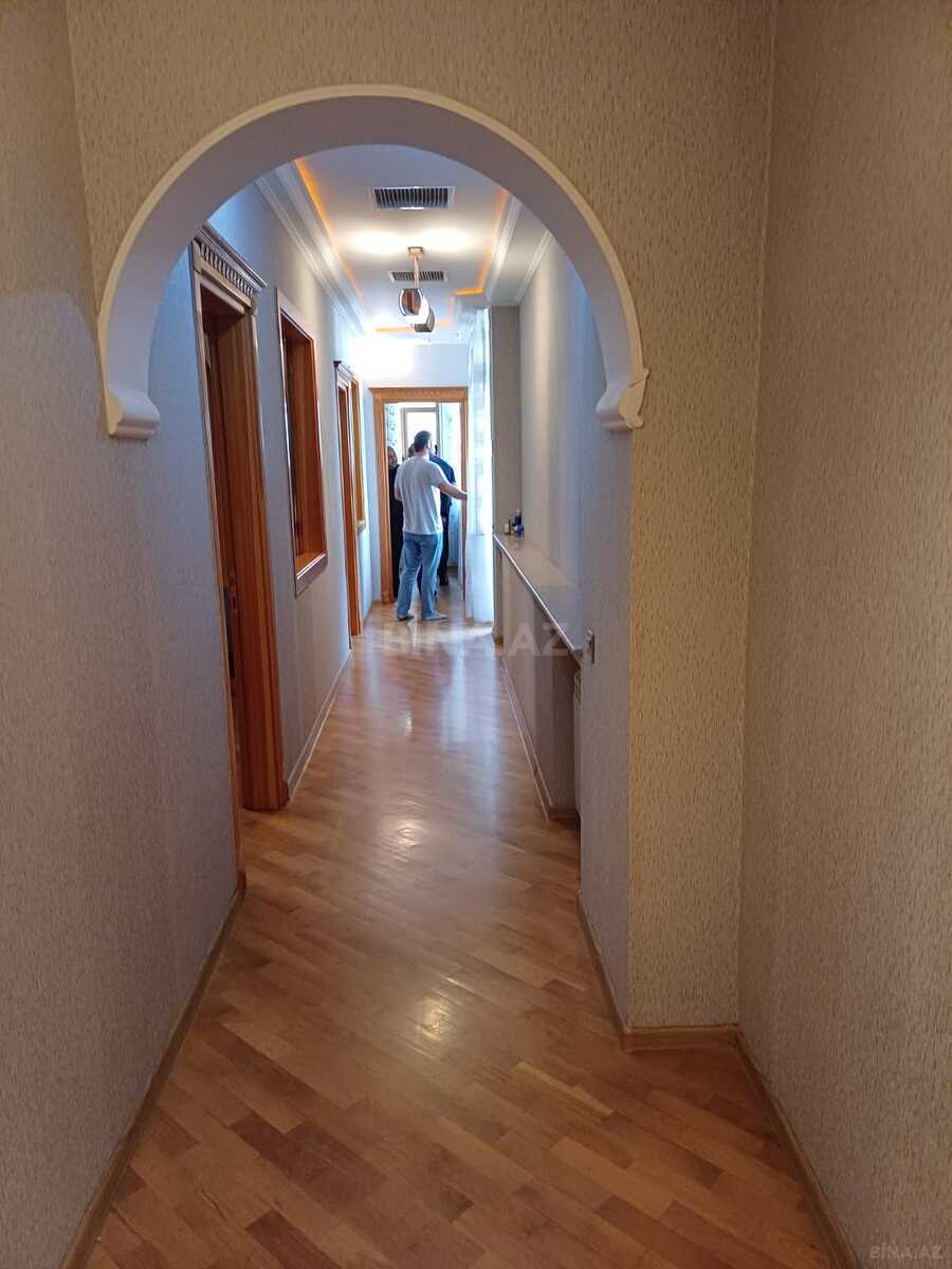 4 otaqlı Yeni tikili, Elmlər Akademiyası m., Bakı