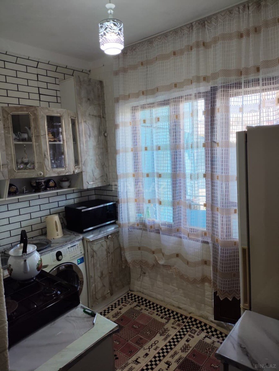 3 otaqlı Köhnə tikili, Həzi Aslanov m., Bakı