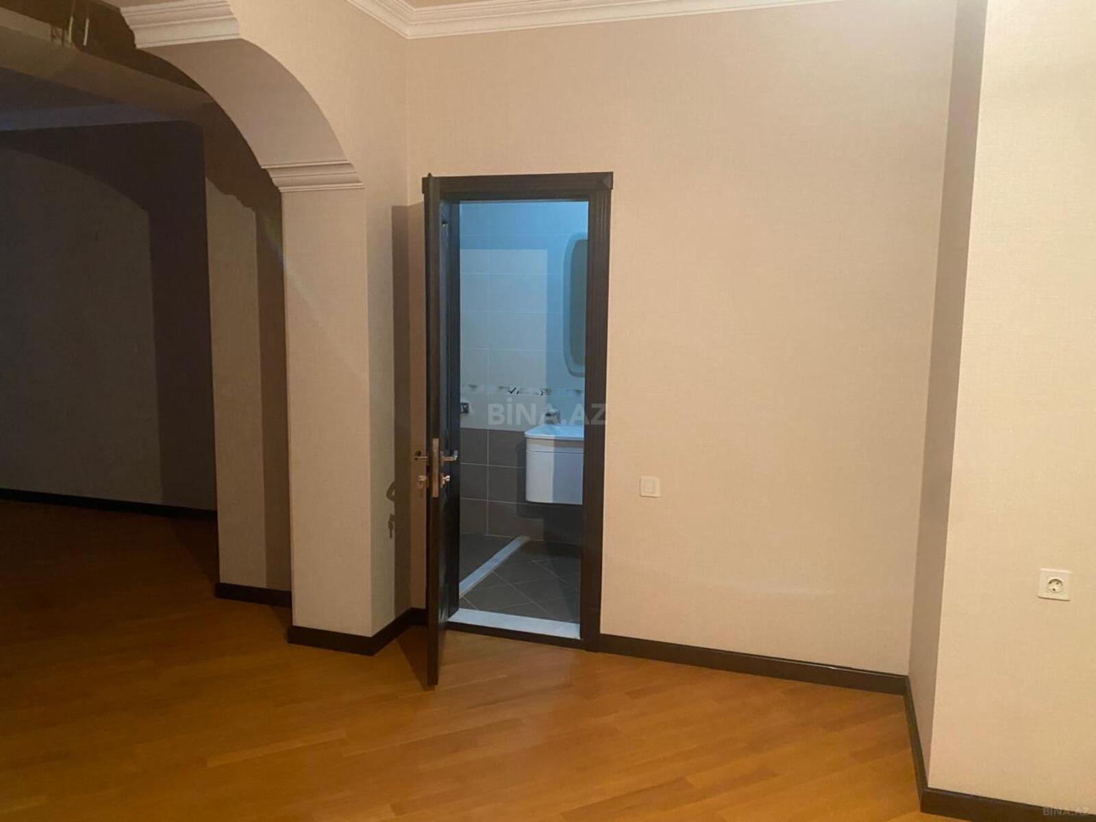 4 otaqlı Yeni tikili, Qara Qarayev m., Bakı