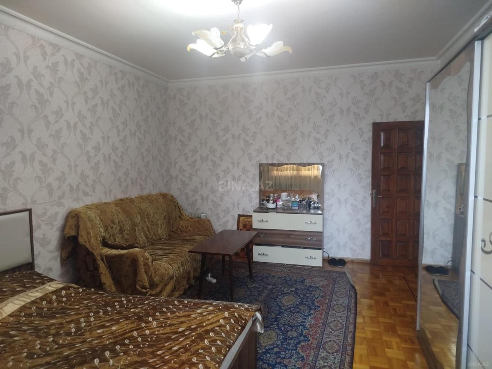 4 otaqlı Köhnə tikili, Elmlər Akademiyası m., Bakı