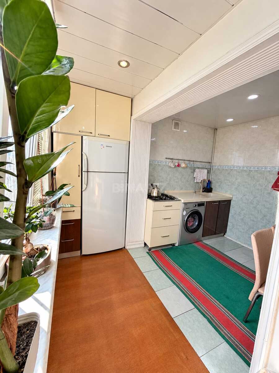 3 otaqlı Köhnə tikili, Neftçilər m., Bakı