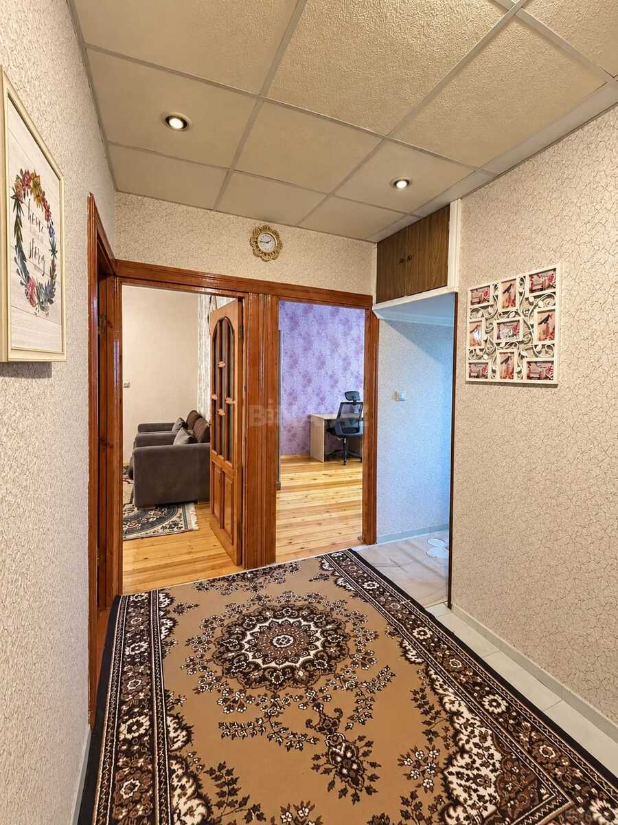 3 otaqlı Köhnə tikili, Neftçilər m., Bakı