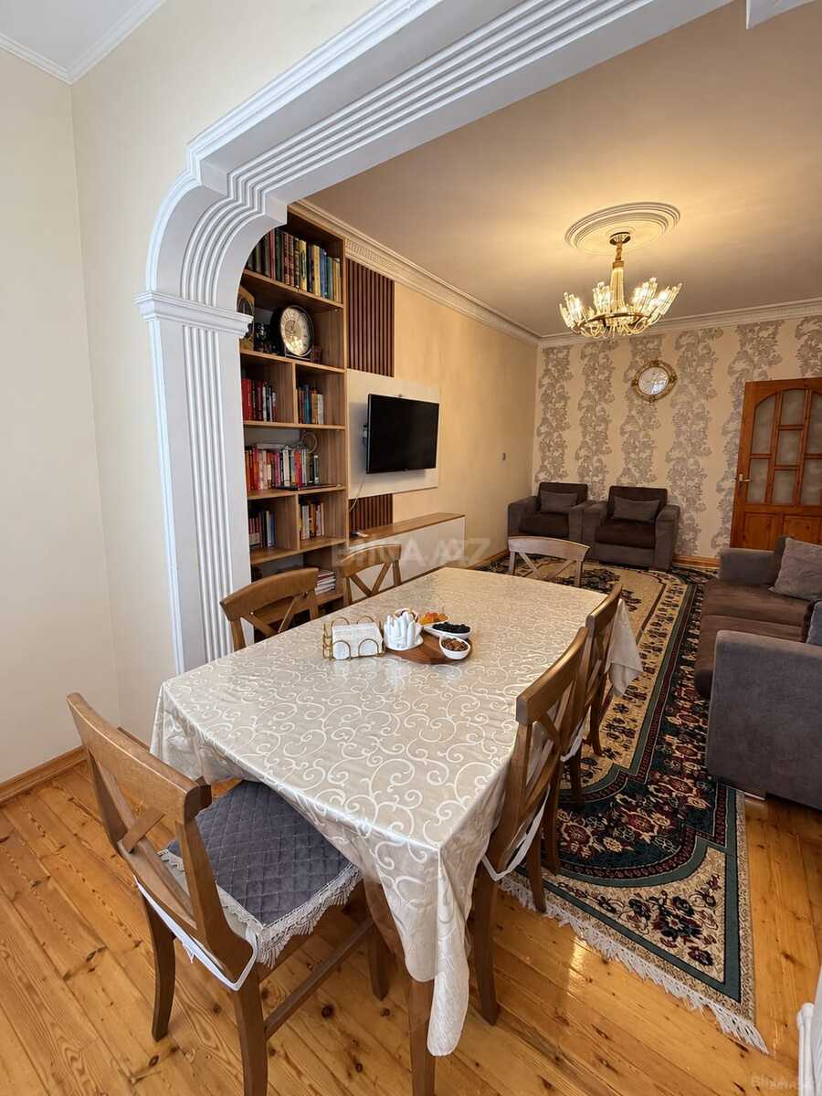 3 otaqlı Köhnə tikili, Neftçilər m., Bakı