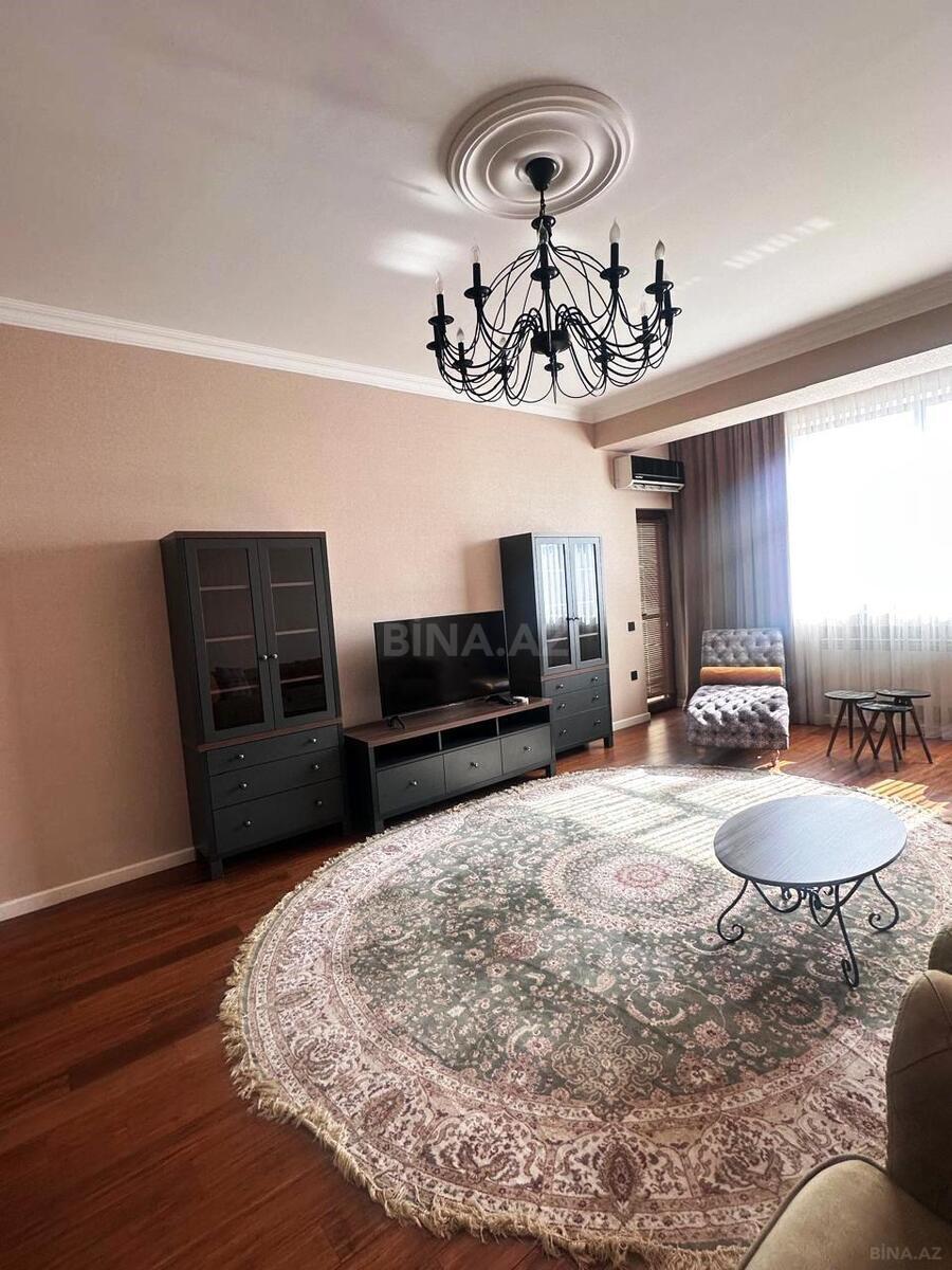 3 otaqlı Yeni tikili, Şah İsmayıl Xətai m., Bakı