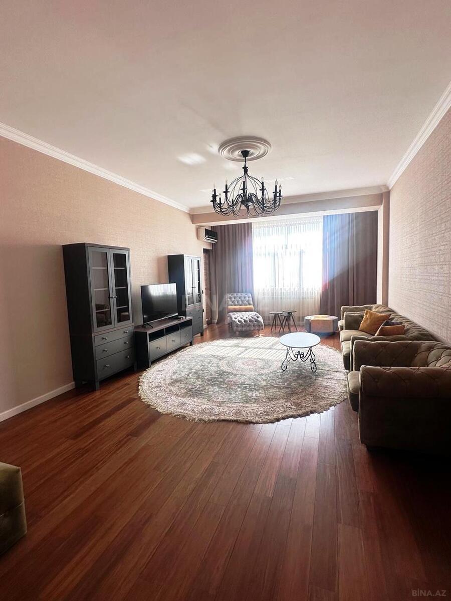 3 otaqlı Yeni tikili, Şah İsmayıl Xətai m., Bakı
