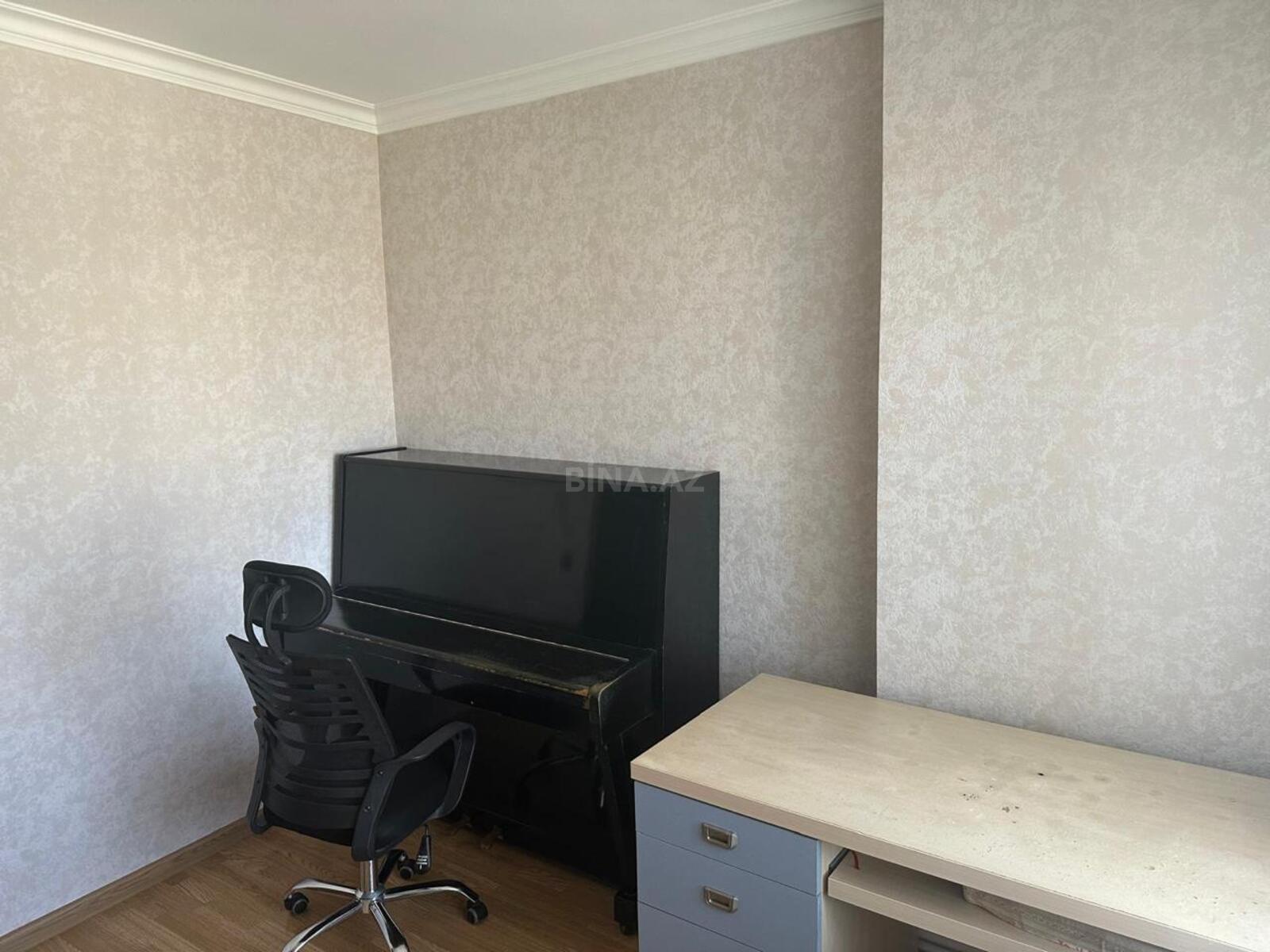 3 otaqlı Köhnə tikili, Şah İsmayıl Xətai m., Bakı