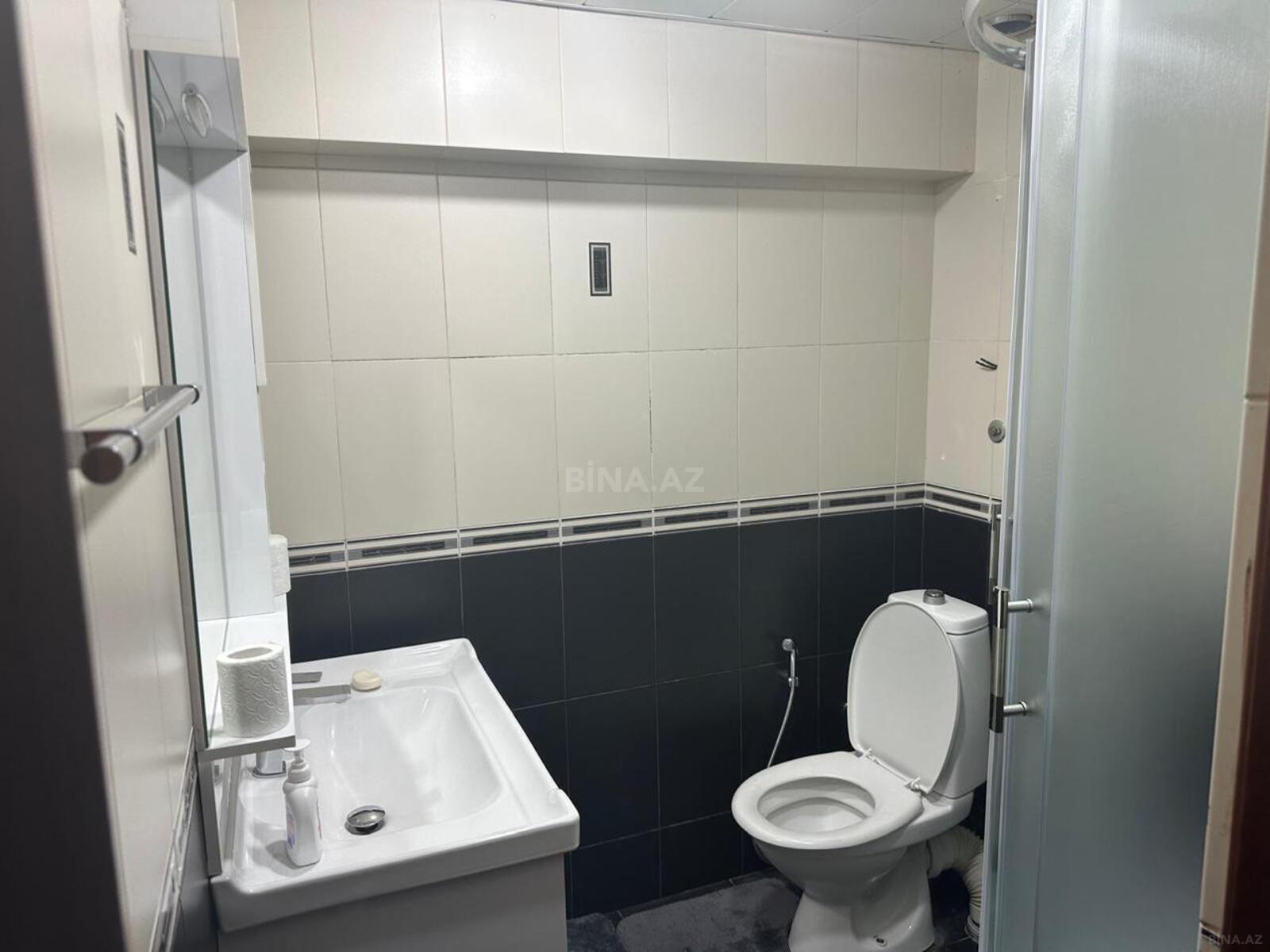 3 otaqlı Köhnə tikili, Şah İsmayıl Xətai m., Bakı