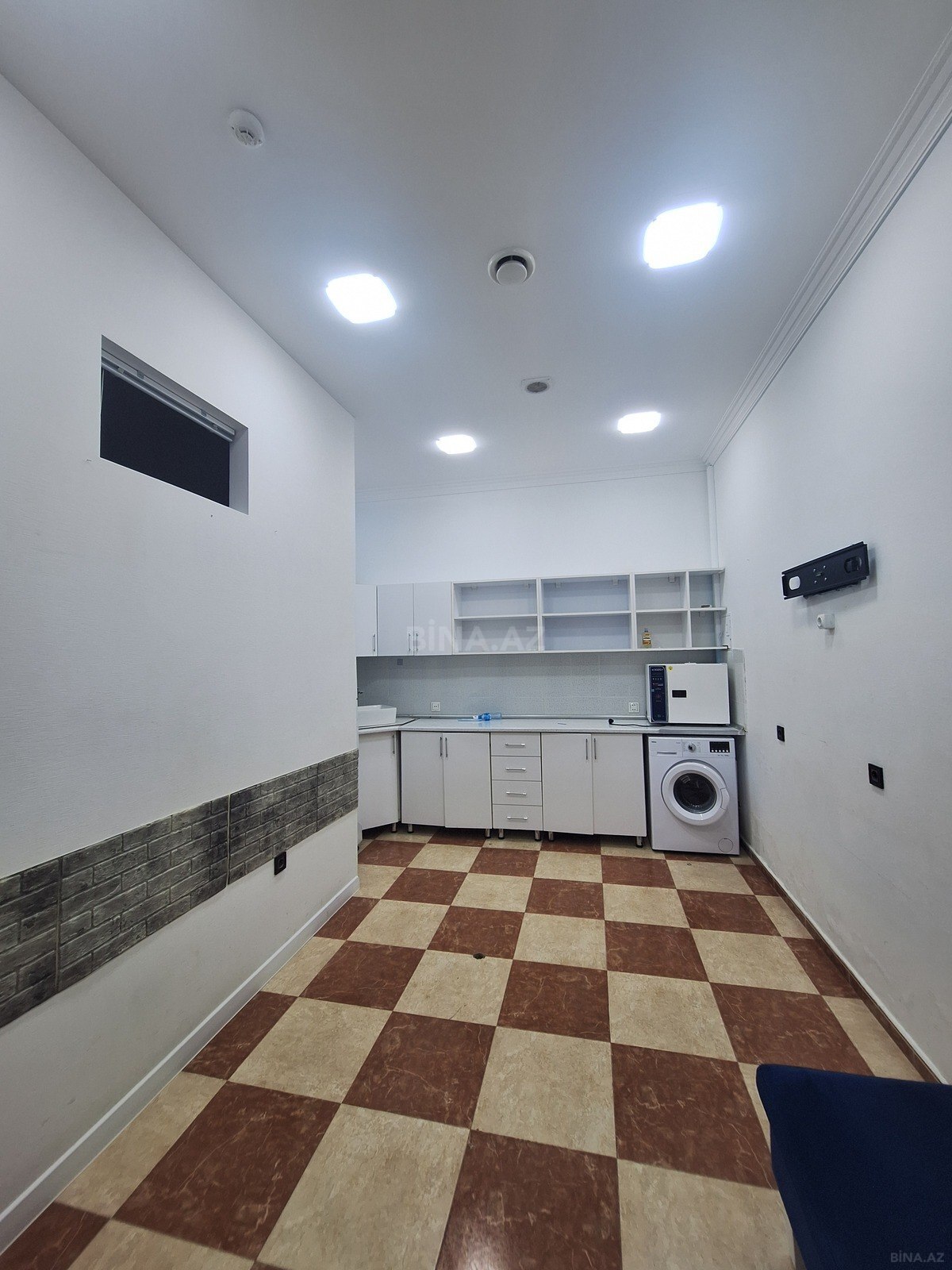 4 otaqlı Köhnə tikili, İnşaatçılar m., Bakı