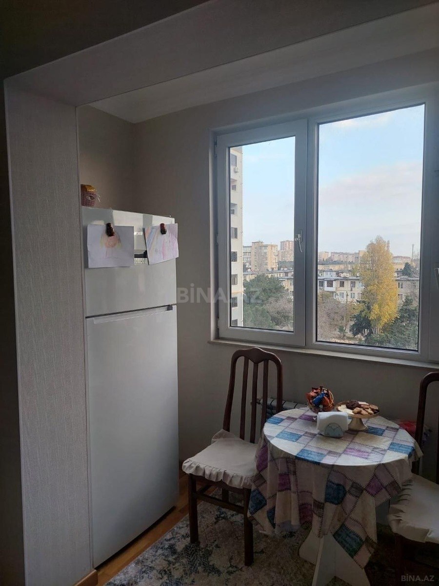 2 otaqlı Köhnə tikili, Memar Əcəmi m., Bakı