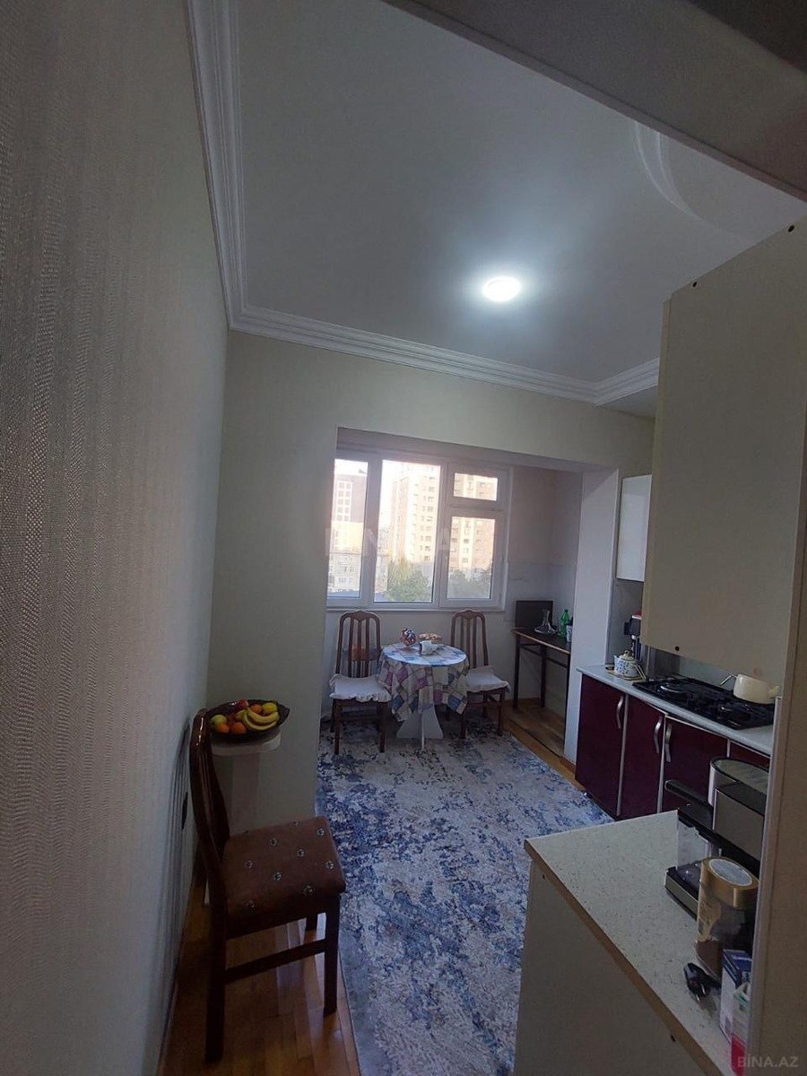 2 otaqlı Köhnə tikili, Memar Əcəmi m., Bakı