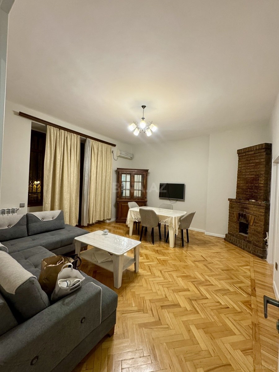 3 otaqlı Köhnə tikili, İçəri Şəhər m., Bakı