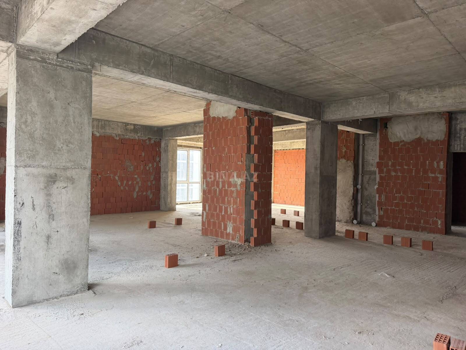 4 otaqlı Yeni tikili, Koroğlu m., Bakı