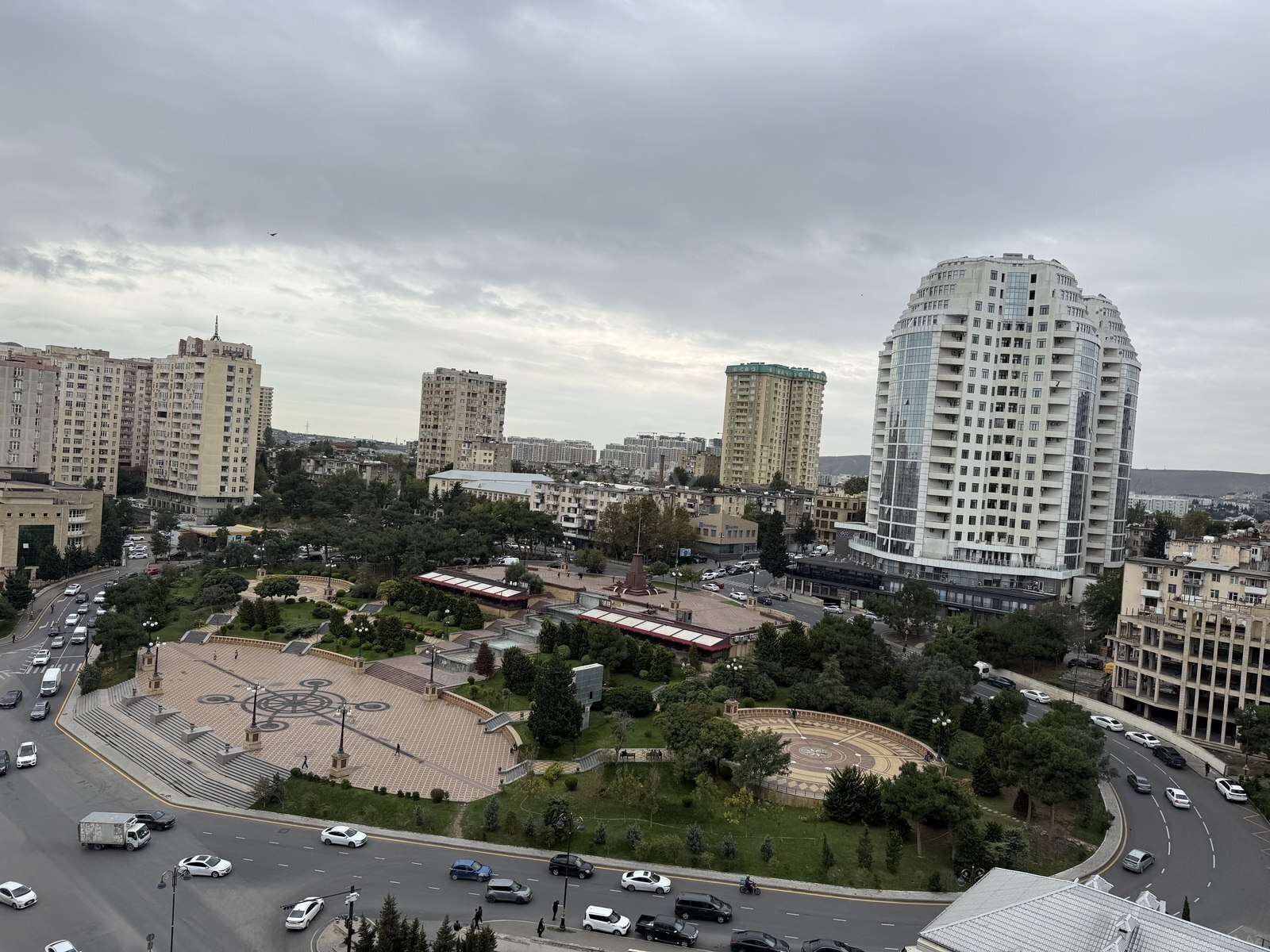4 otaqlı Yeni tikili, Elmlər Akademiyası m., Bakı
