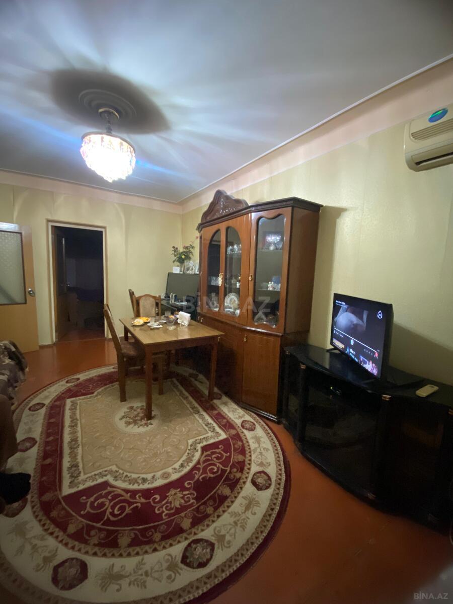 3 otaqlı Köhnə tikili, Elmlər Akademiyası m., Bakı