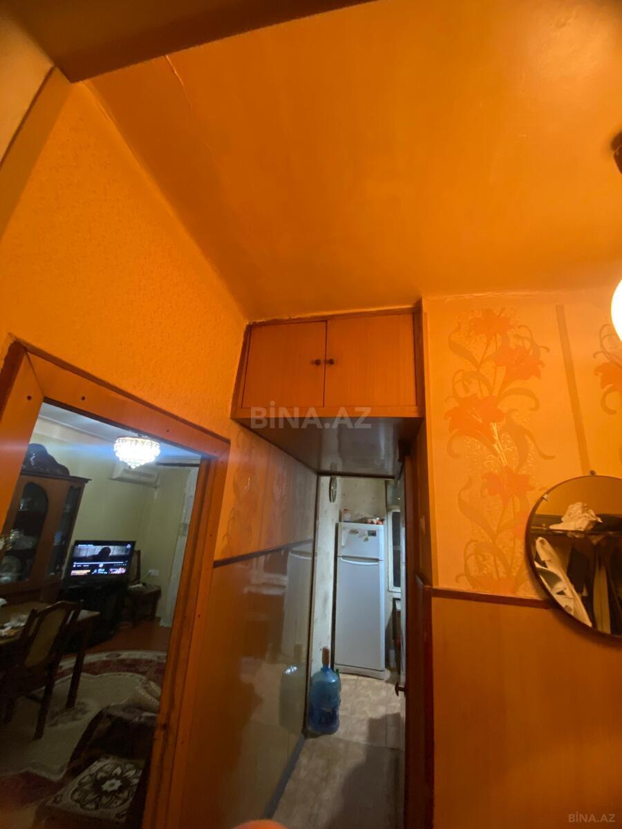 3 otaqlı Köhnə tikili, Elmlər Akademiyası m., Bakı