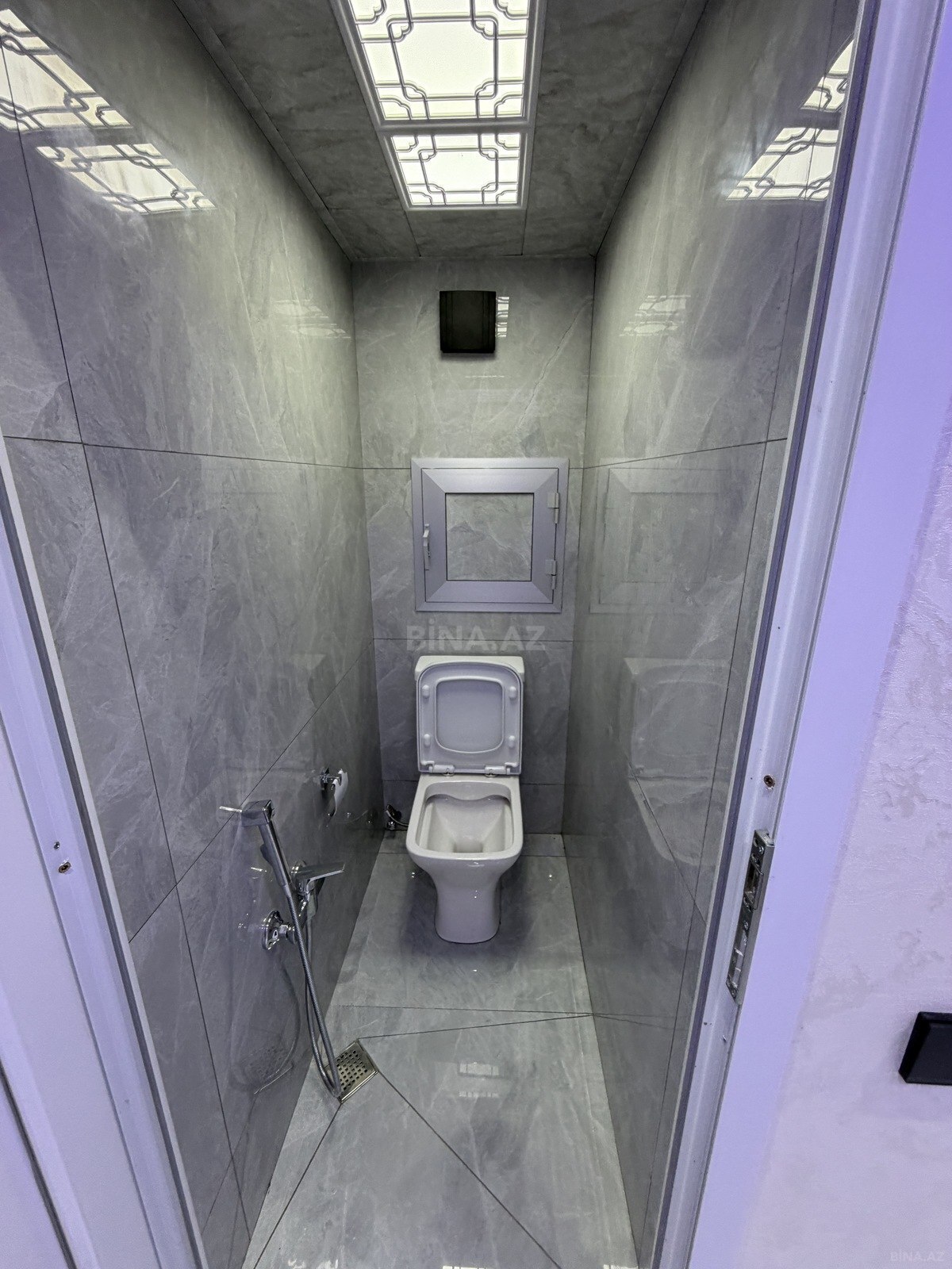 3 otaqlı Köhnə tikili, Xalqlar Dostluğu m., Bakı