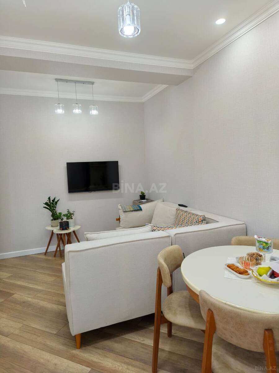 3 otaqlı Köhnə tikili, İnşaatçılar m., Bakı