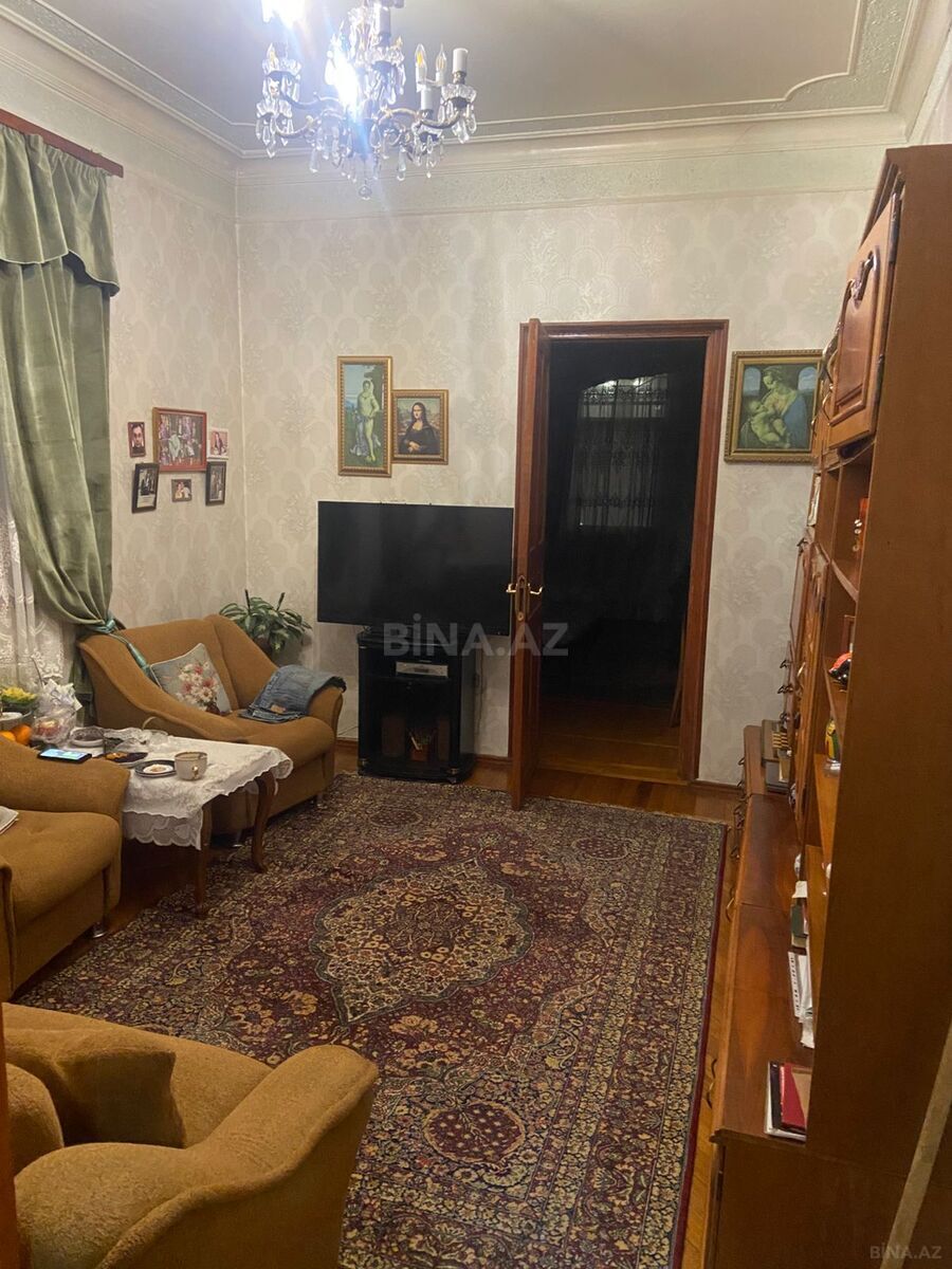 3 otaqlı Köhnə tikili, 28 May m., Bakı
