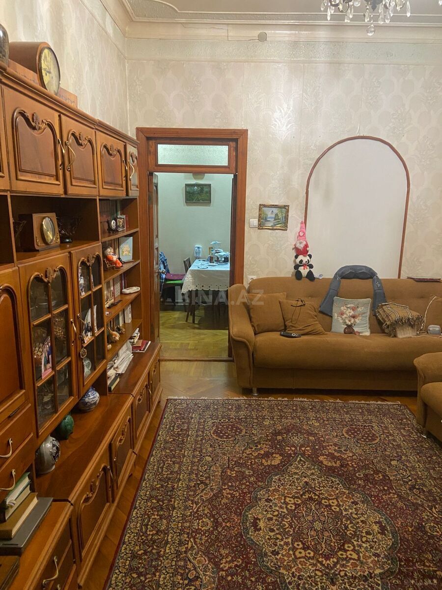3 otaqlı Köhnə tikili, 28 May m., Bakı
