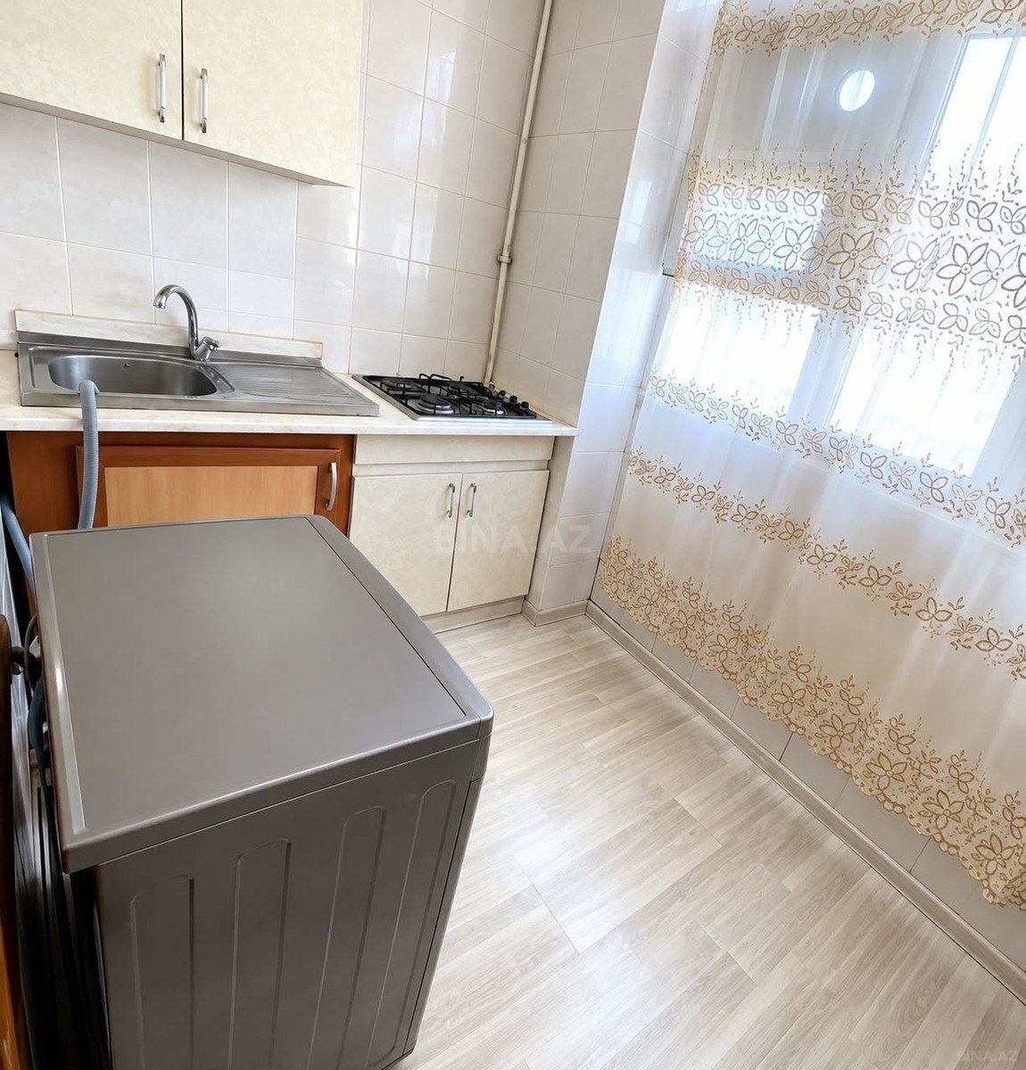 2 otaqlı Köhnə tikili, İnşaatçılar m., Bakı