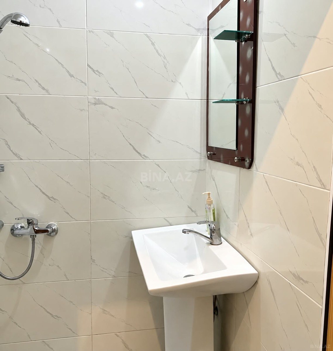 2 otaqlı Köhnə tikili, İnşaatçılar m., Bakı