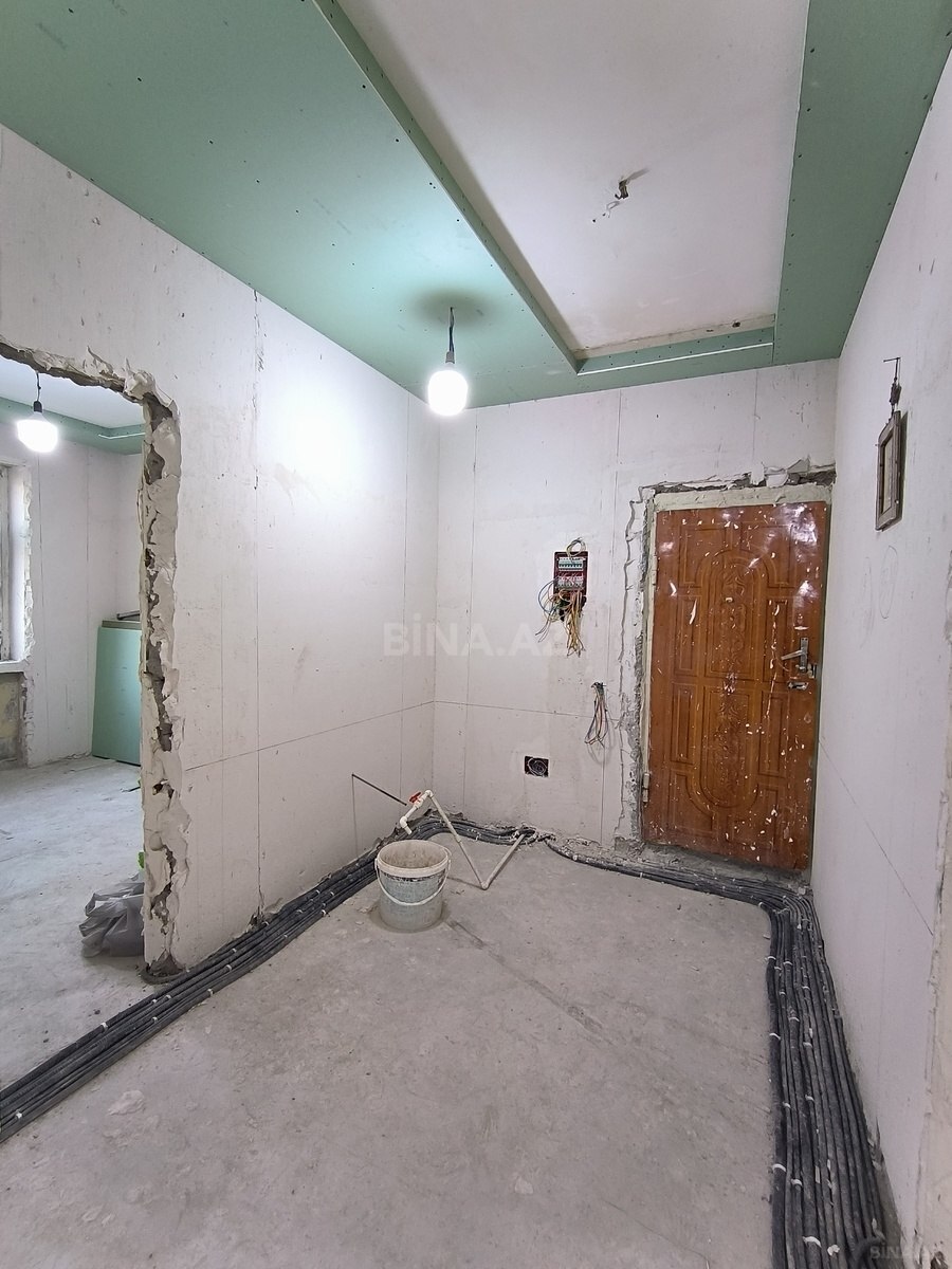 5 otaqlı Köhnə tikili, Xalqlar Dostluğu m., Bakı