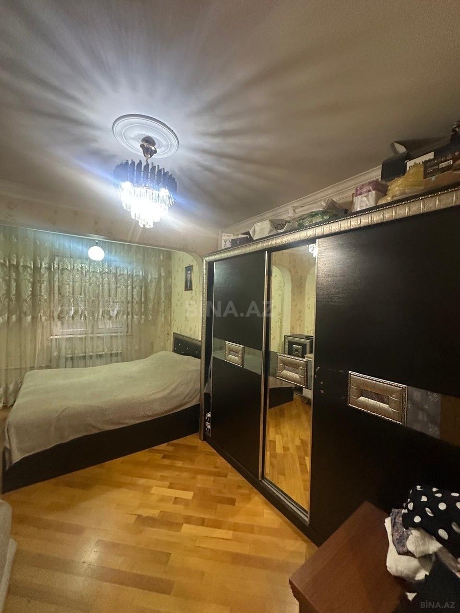3 otaqlı Köhnə tikili, Memar Əcəmi m., Bakı