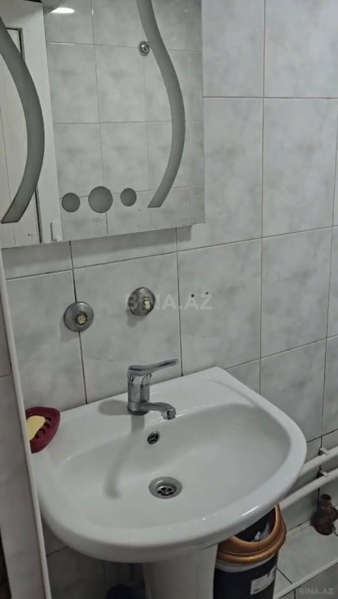 3 otaqlı Köhnə tikili, Neftçilər m., Bakı