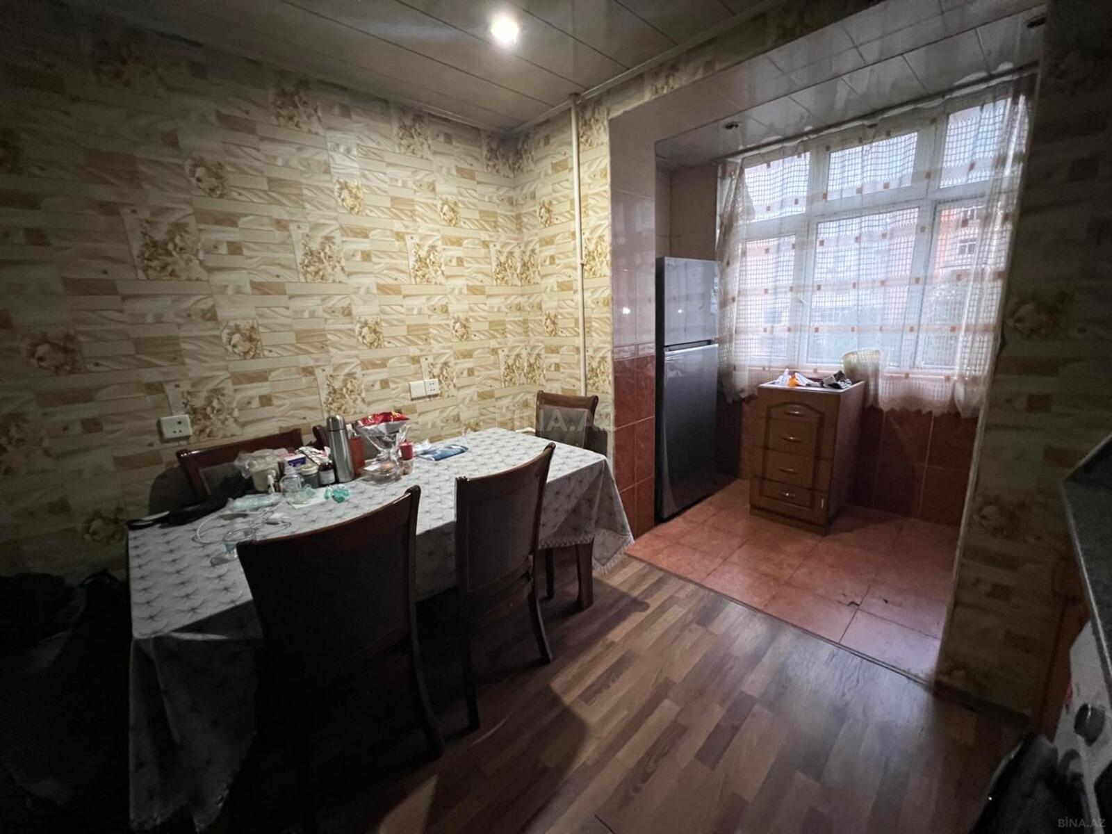 3 otaqlı Köhnə tikili, Yeni Günəşli q., Bakı