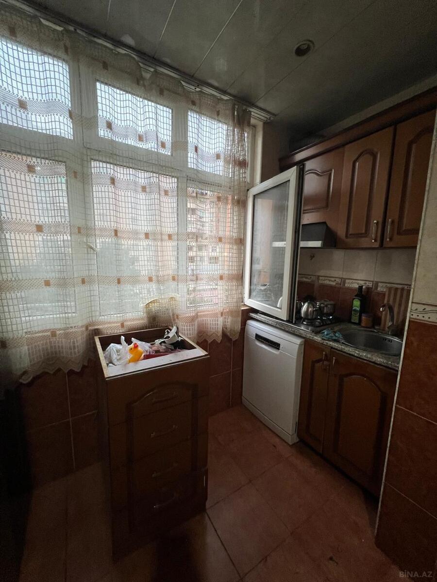 3 otaqlı Köhnə tikili, Yeni Günəşli q., Bakı