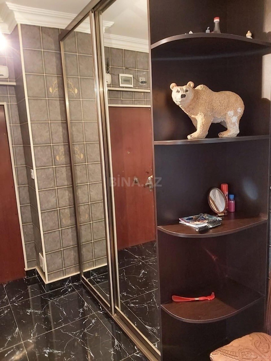 4 otaqlı Köhnə tikili, Yeni Günəşli q., Bakı