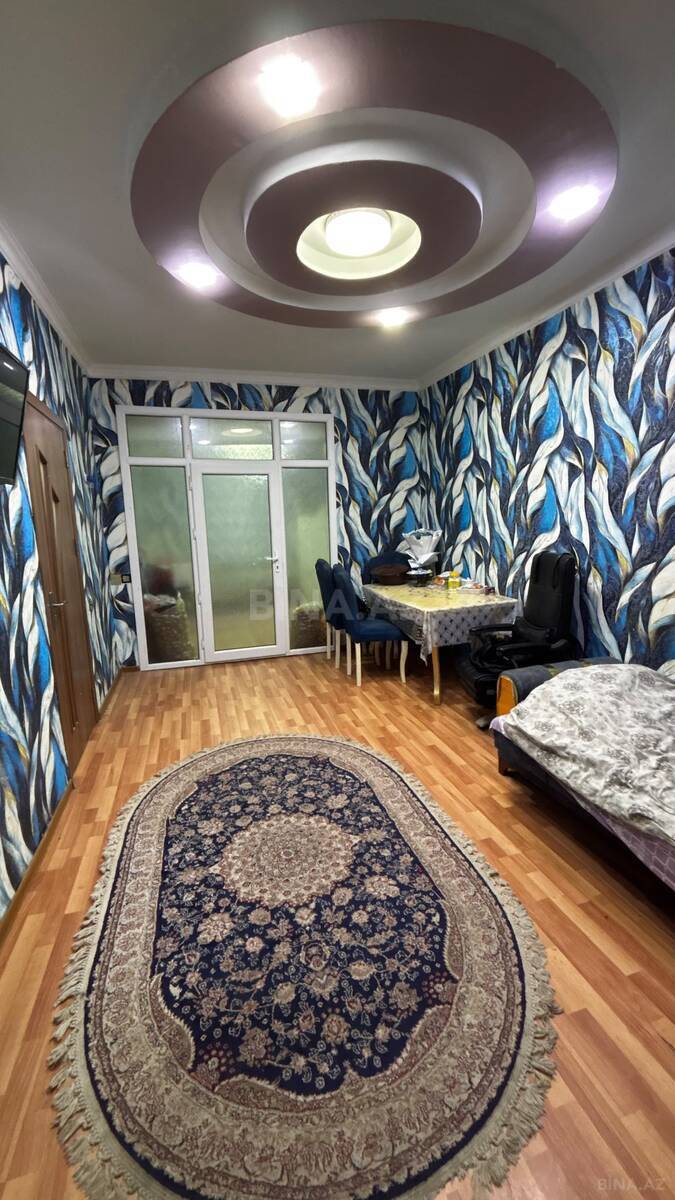 3 otaqlı Köhnə tikili, Memar Əcəmi m., Bakı