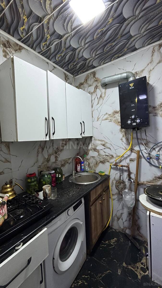 3 otaqlı Köhnə tikili, Memar Əcəmi m., Bakı