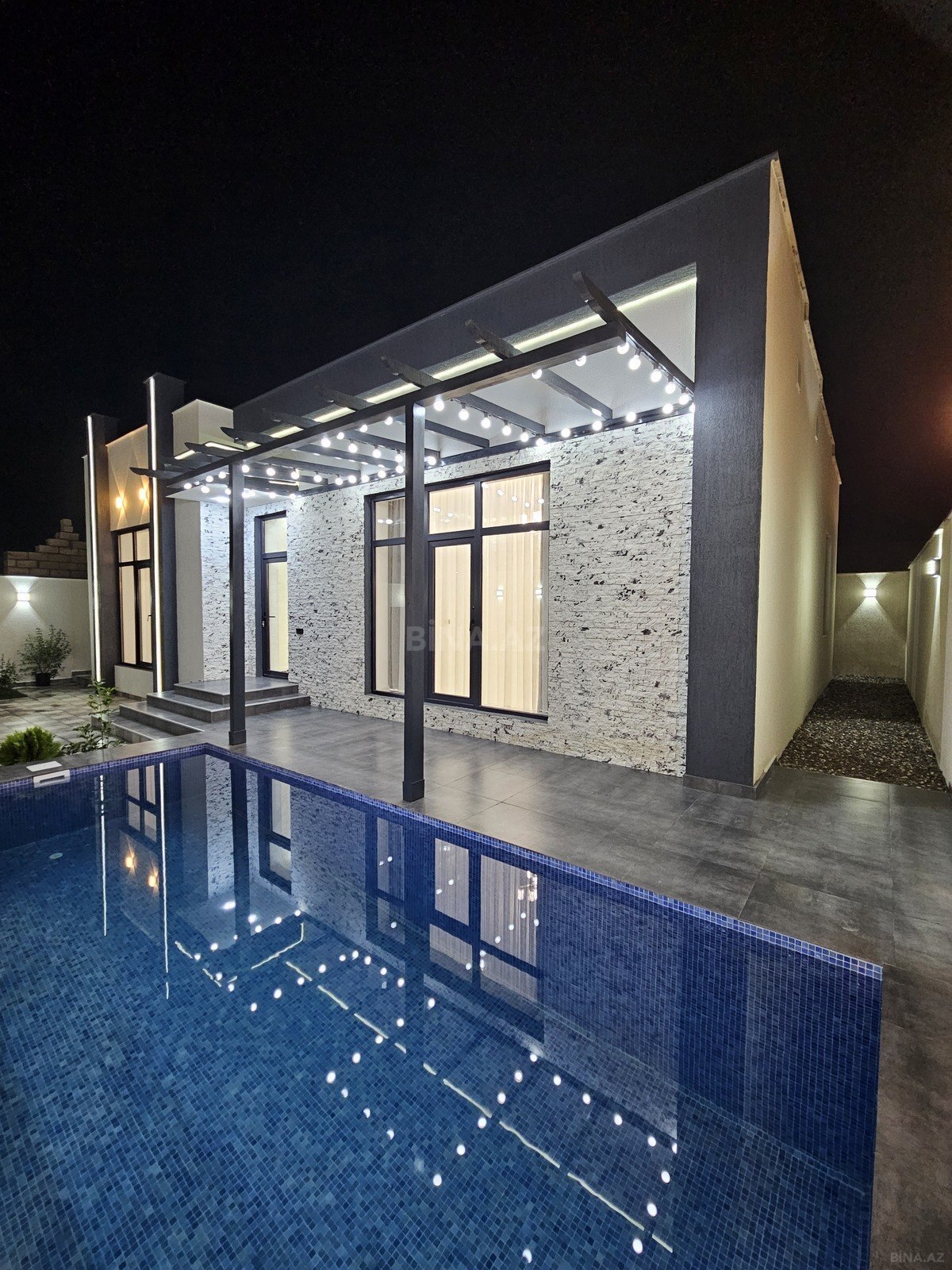 4 otaqlı Həyət evi/Bağ evi, Şüvəlan q., Bakı