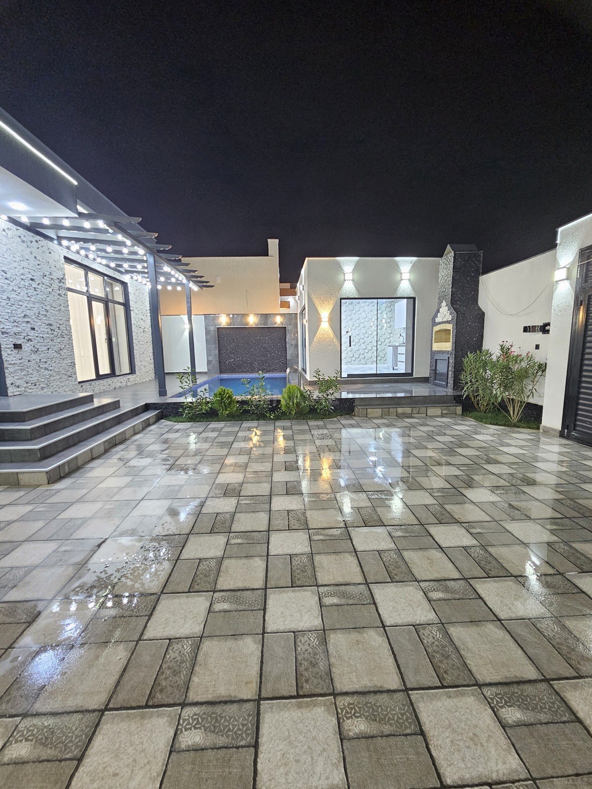 4 otaqlı Həyət evi/Bağ evi, Şüvəlan q., Bakı