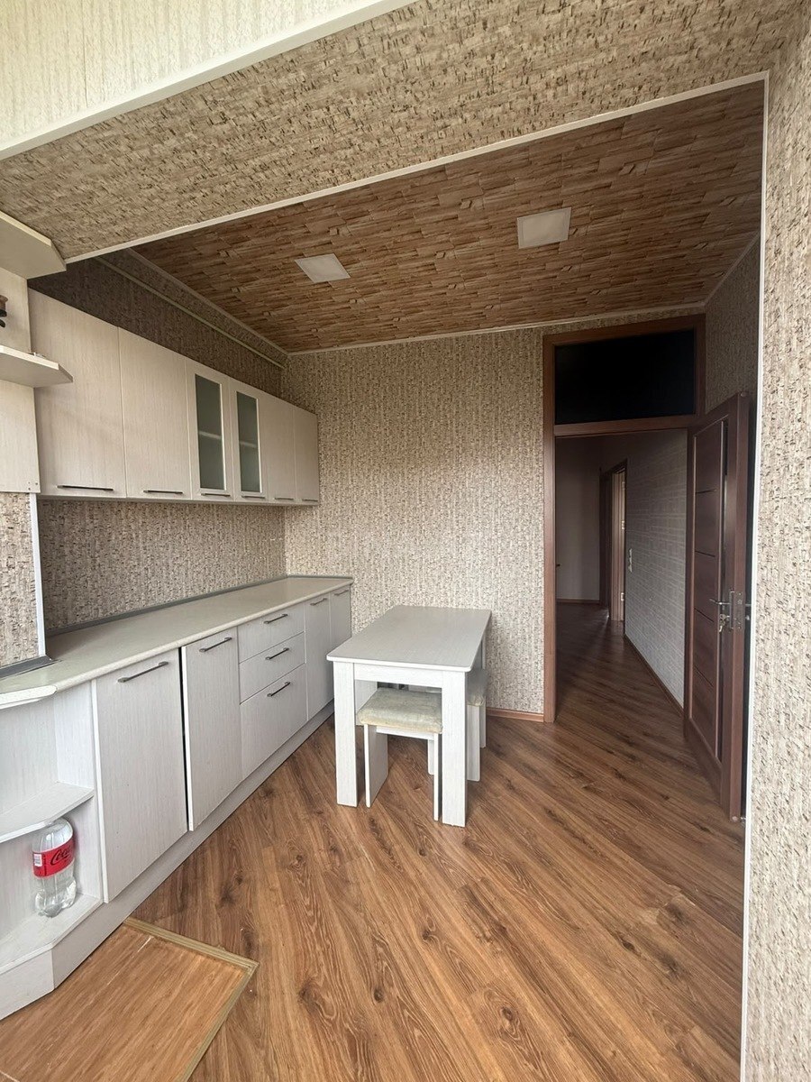 4 otaqlı Köhnə tikili, Əhmədli m., Bakı