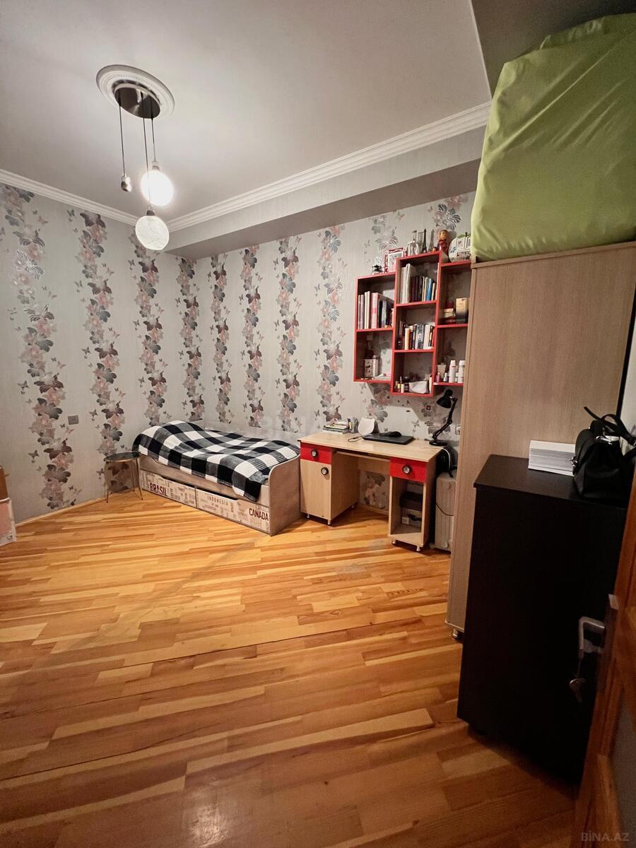 3 otaqlı Köhnə tikili, Xalqlar Dostluğu m., Bakı