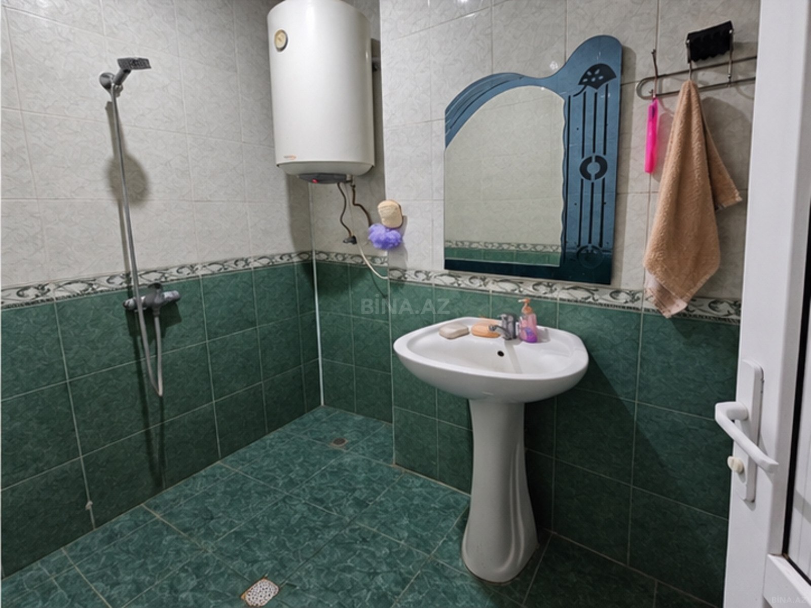 2 otaqlı Köhnə tikili, İnşaatçılar m., Bakı
