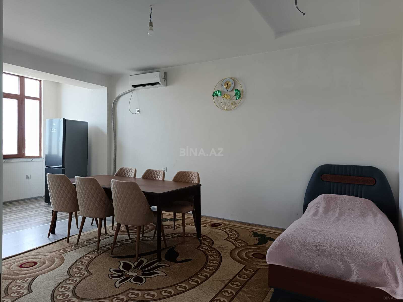3 otaqlı Yeni tikili, Xırdalan